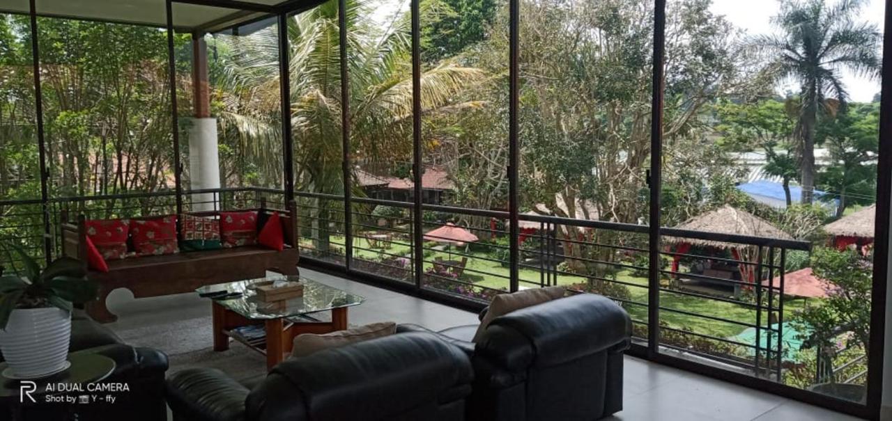 La Oma Hotel Lembang Buitenkant foto