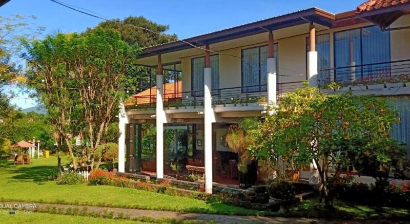 La Oma Hotel Lembang Buitenkant foto