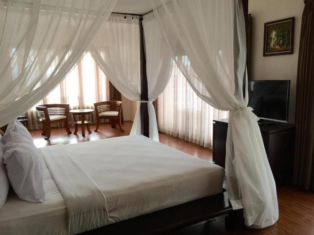 La Oma Hotel Lembang Buitenkant foto