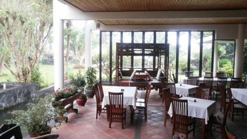 La Oma Hotel Lembang Buitenkant foto