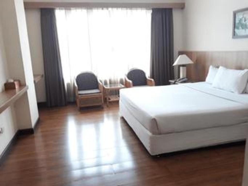La Oma Hotel Lembang Buitenkant foto