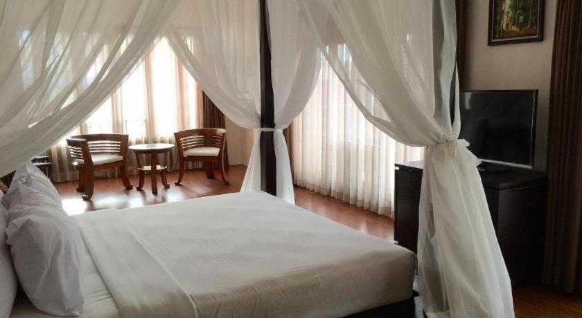 La Oma Hotel Lembang Buitenkant foto