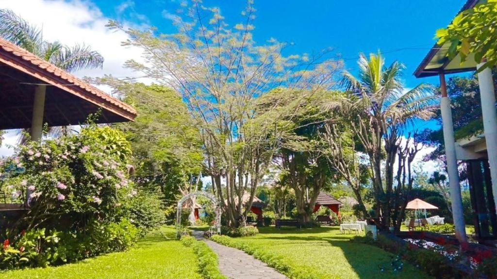 La Oma Hotel Lembang Buitenkant foto