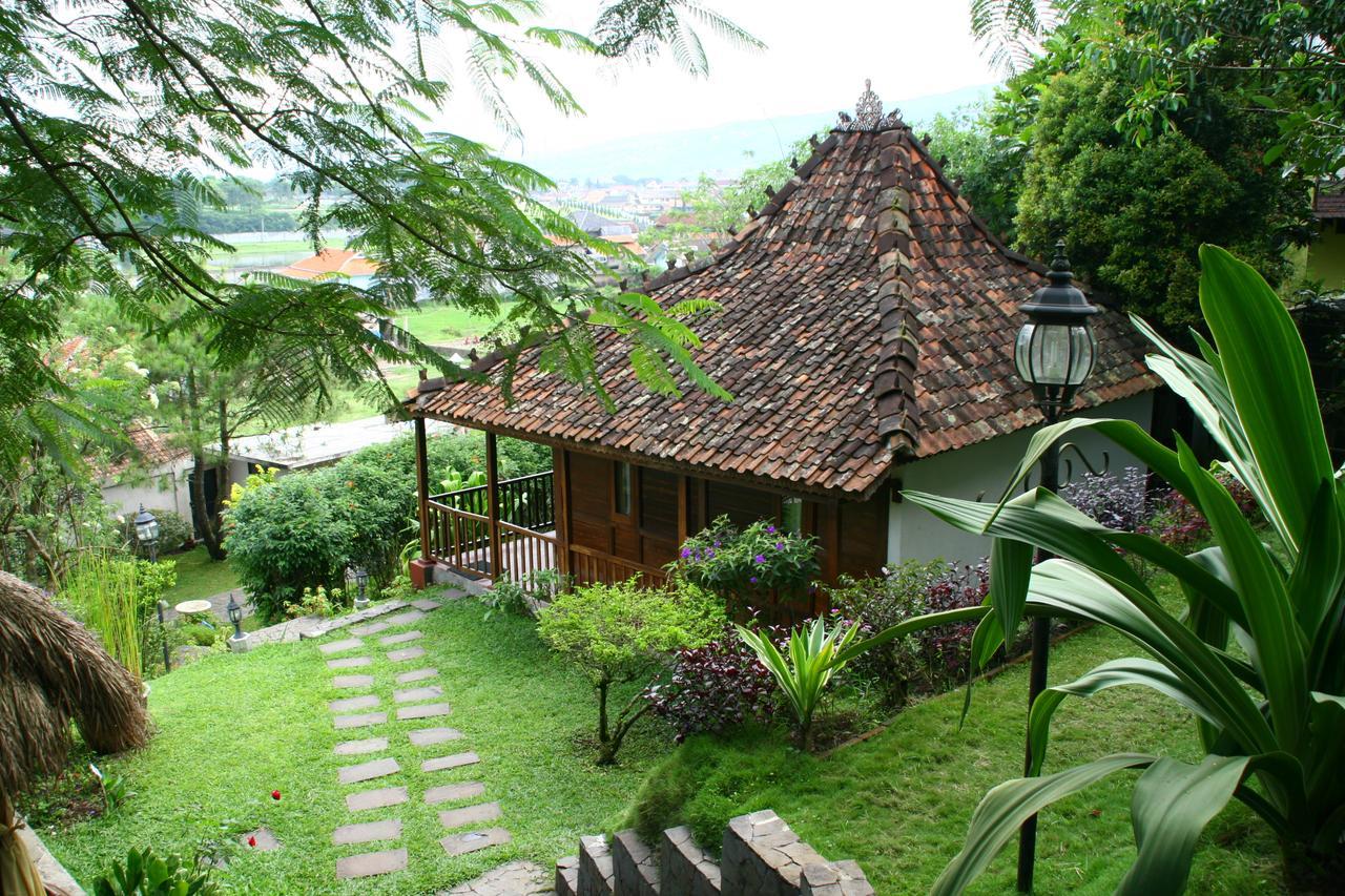 La Oma Hotel Lembang Buitenkant foto