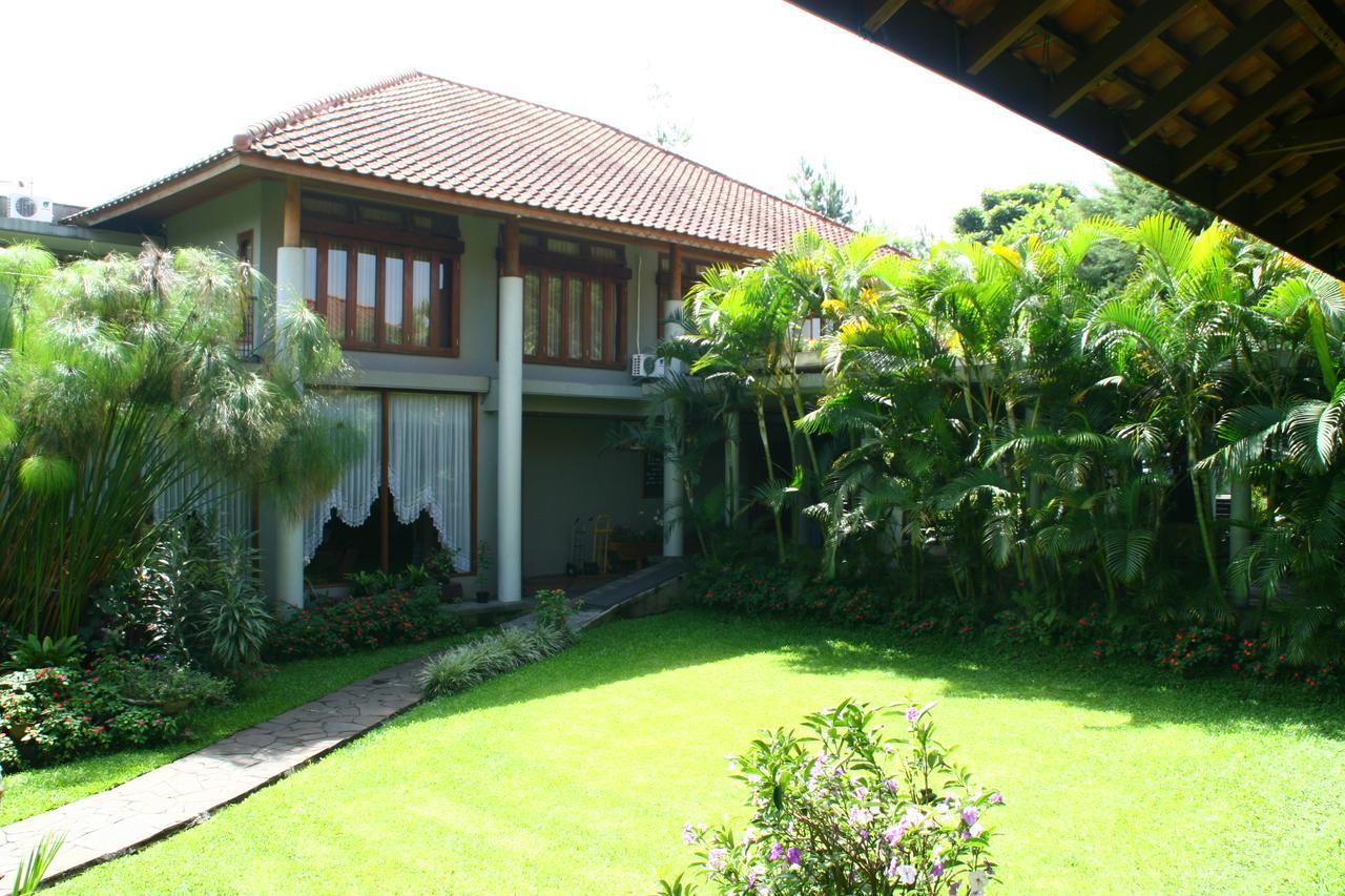 La Oma Hotel Lembang Buitenkant foto