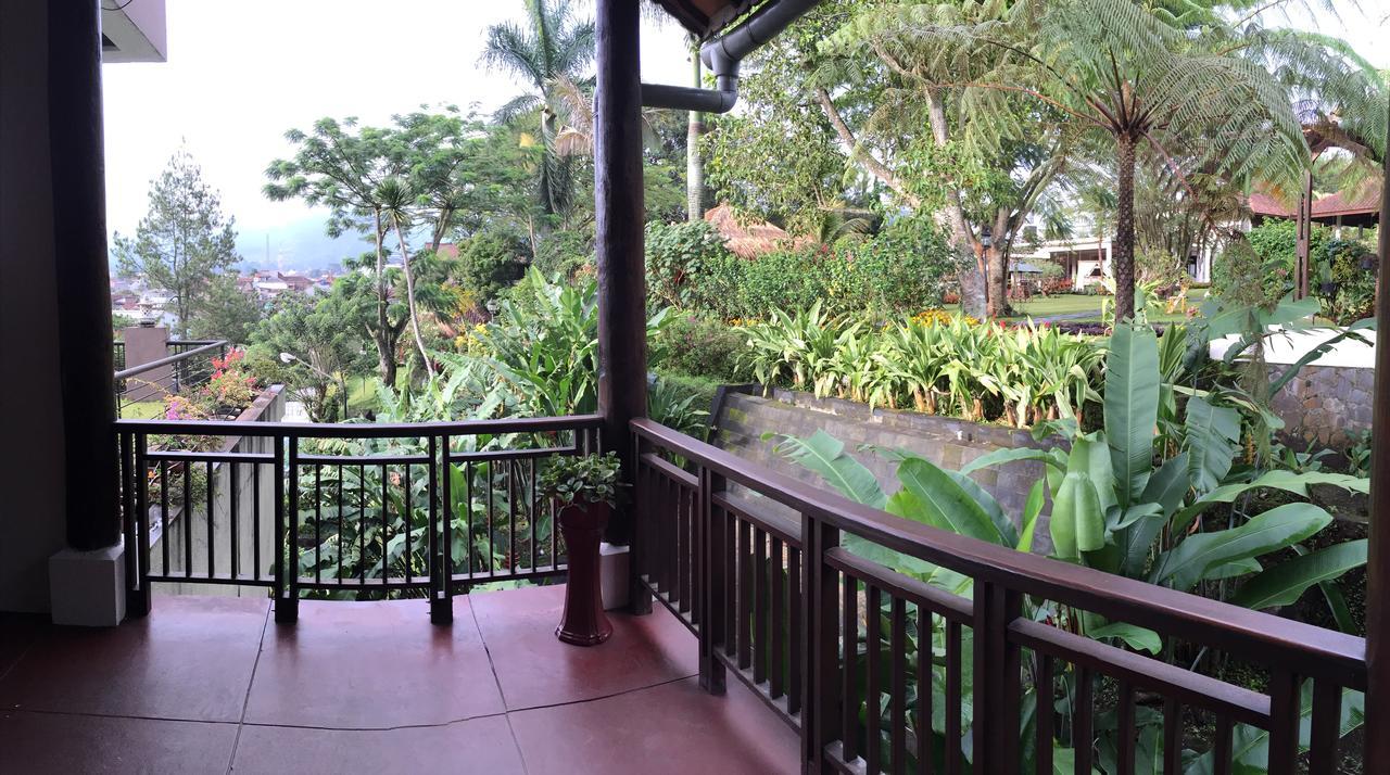 La Oma Hotel Lembang Buitenkant foto