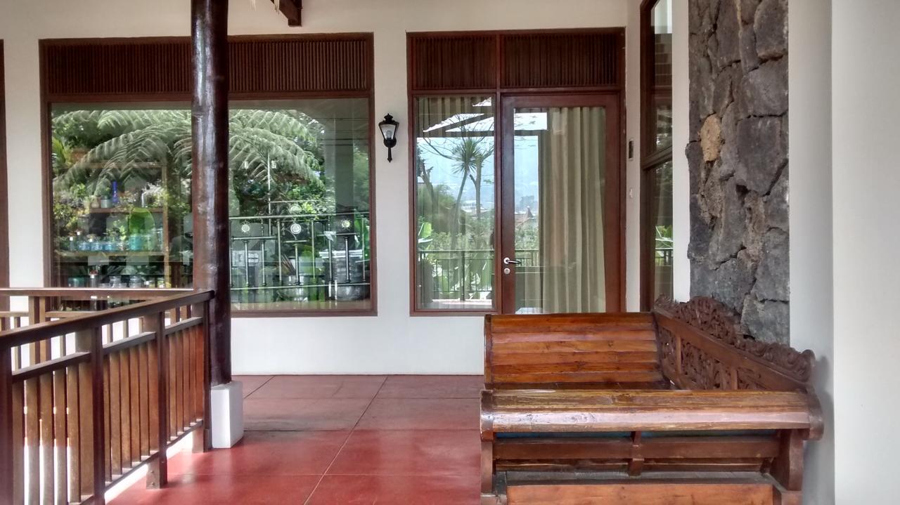 La Oma Hotel Lembang Buitenkant foto