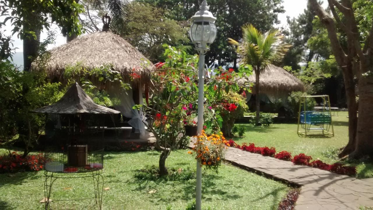 La Oma Hotel Lembang Buitenkant foto
