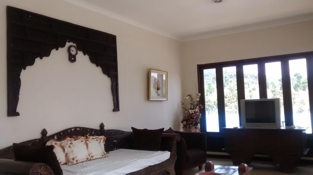 La Oma Hotel Lembang Buitenkant foto